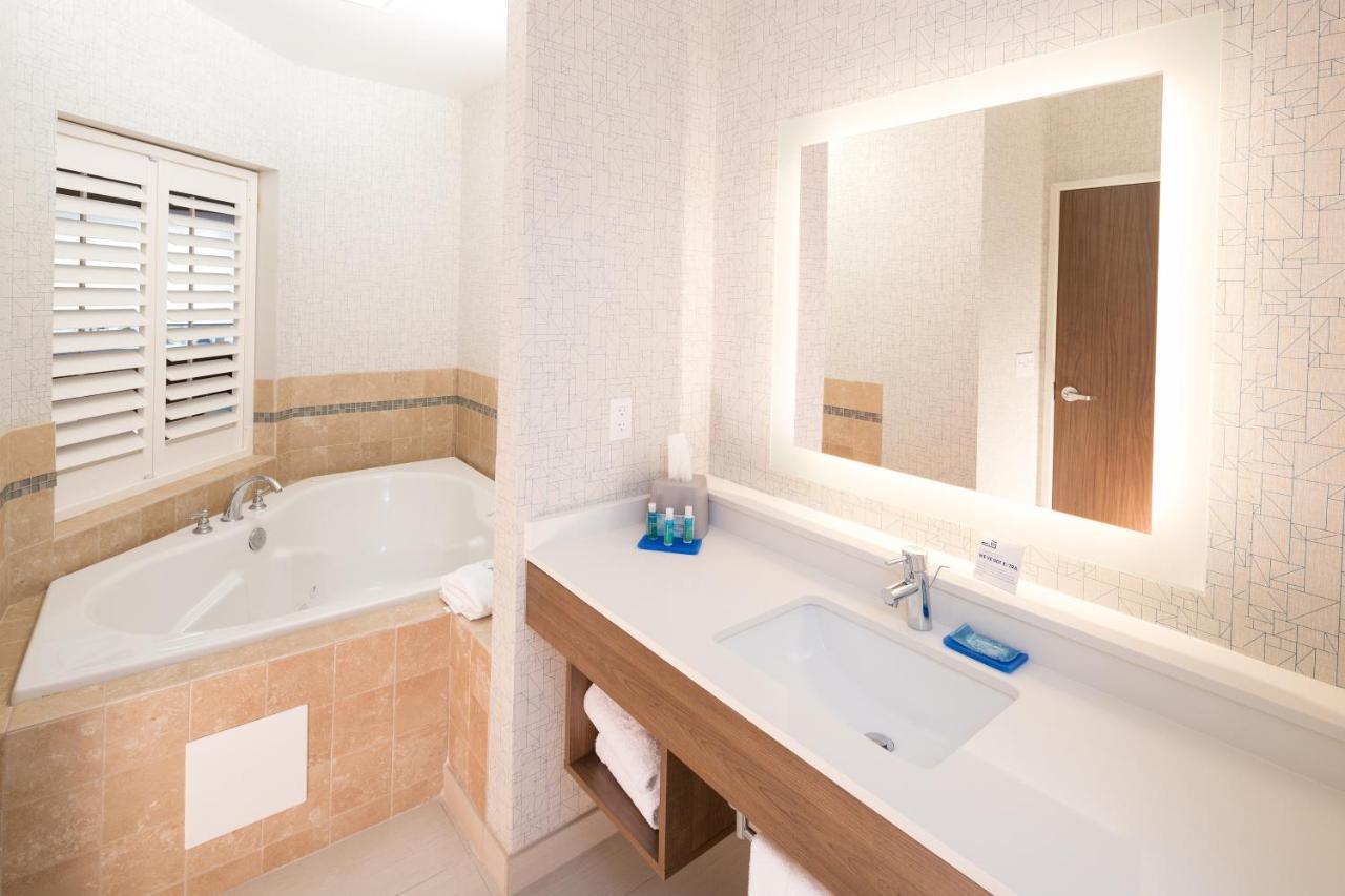 Holiday Inn Express Hotel & Suites Bay City By Ihg Kültér fotó